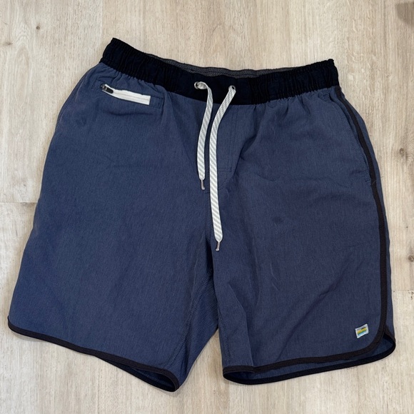 Vuori Mens Banks shorts sky grey linen texture active - Picture 2 of 9